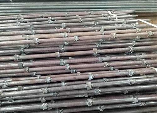 阿尔山隧道钢花管